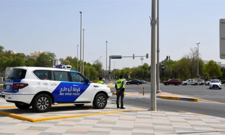 شرطة أبوظبي: خطأ بسيط أثناء القيادة قد يكلّفك غرامة كبيرة 1 2025711144911867KT