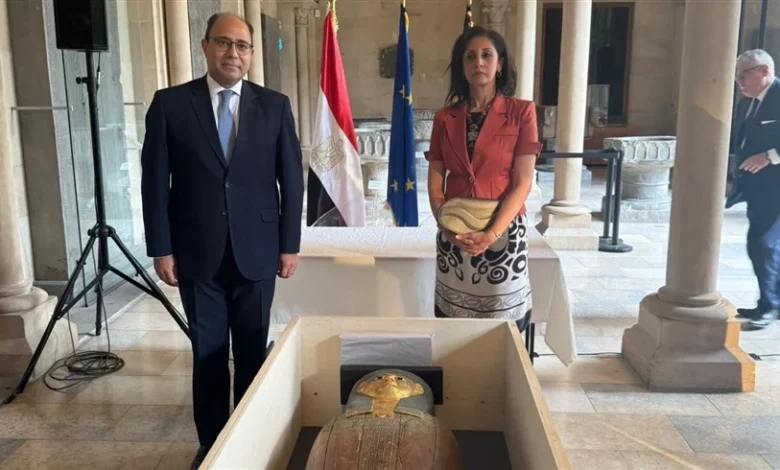 أخفته بلجيكا لعشر سنوات .. مصر تستعيد أحد كنوزها الأثرية 1 2025712121720667UK