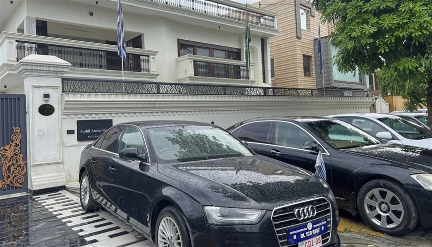 فـ ـضـ ـيـ ـحـ ـة في نيودلهي بعد كشف سفارة وهمية وسفير مزيف 1 2025724101928767A