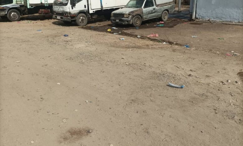 استياء واسع في تعز بعد نقل سوق الأسماك إلى موقع معزول يفتقر للخدمات 1 IMG 20250711 WA0018