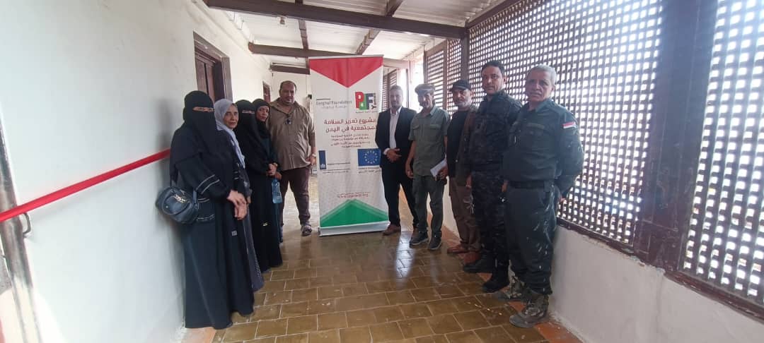 مدير أمن العاصمة المؤقتة عدن يدشن غرفة العمليات في قسم شرطة خورمكسر ضمن جهود تعزيز السلامة المجتمعية 1 IMG 20250716 WA0037