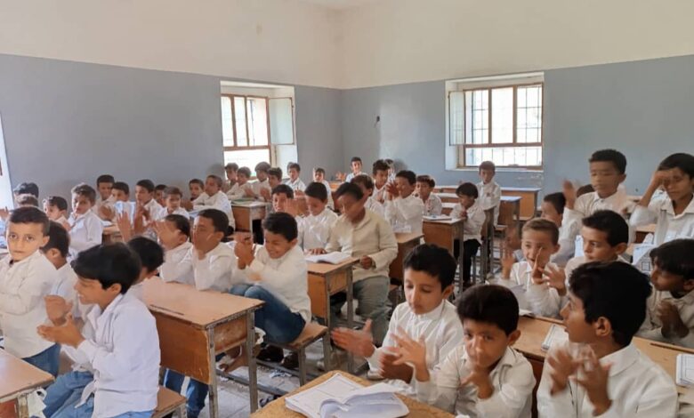 اختتام الدورة الصيفية العلمية بمدرسة الشهيد يسلم حسين في رخمة بيافع رصد 1 IMG 20250722 WA0026