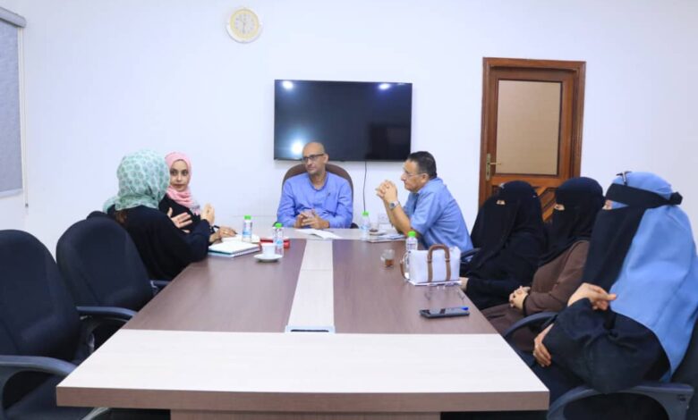 مدير عام مؤسسة المياه بعدن يلتقي مدير مشروع المياه في الصليب الأحمر 1 IMG 20250722 WA0036