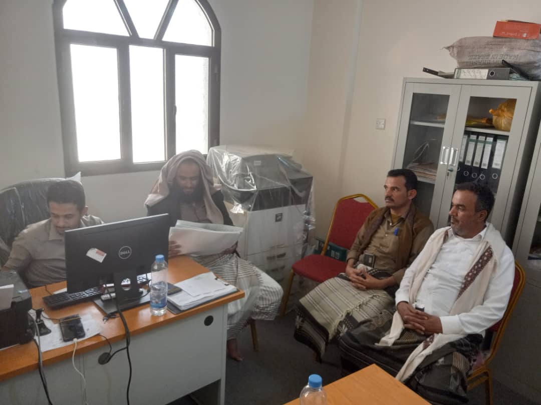 نائب مدير عام أوقاف شبوة يلتقي مدير الدوائر الحكومية في مؤسسة الكهرباء بالمحافظة لمناقشة خدمات الكهرباء في مساجد المحافظة 1 IMG 20250727 WA00281