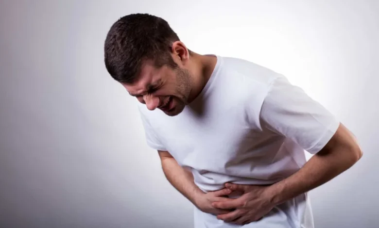5 أطعمة شهيرة وراء التقلصات المعوية .. هل تتناولها يوميًا؟ 1 أسفل البطن عند الرجال e1671738082567