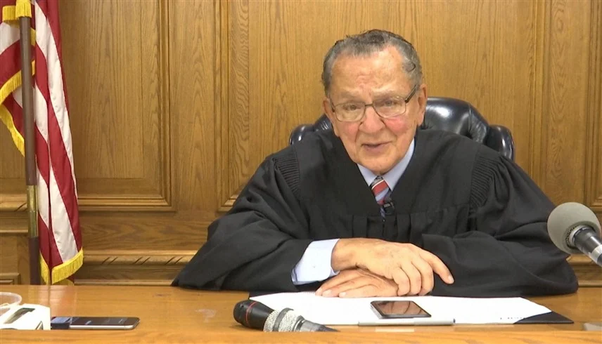 وفـ ـاة "القاضي الرحيم" بعد رسالة مـ ـؤثـ ـرة من على فـ ـراش المـ ـرض 1 202582192920471AH