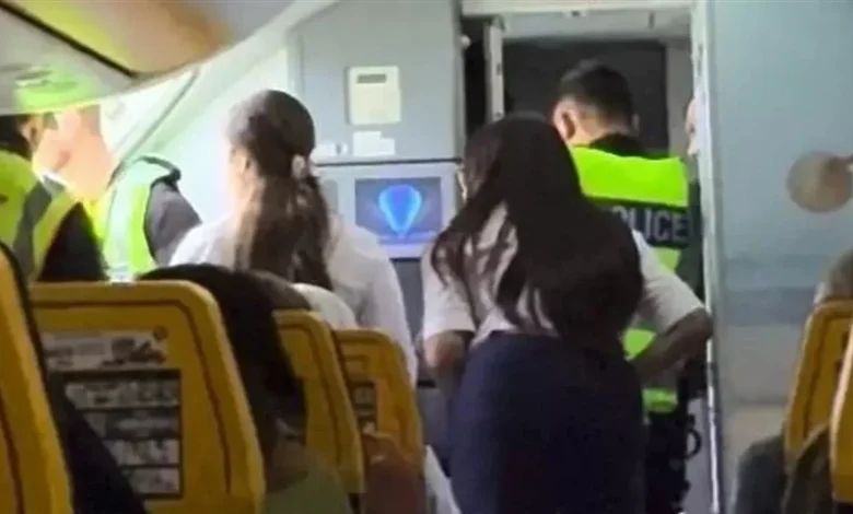 سيـ ـجارة إلكترونية تُعطّل طائرة ساعتين 1 2025851522149656Y