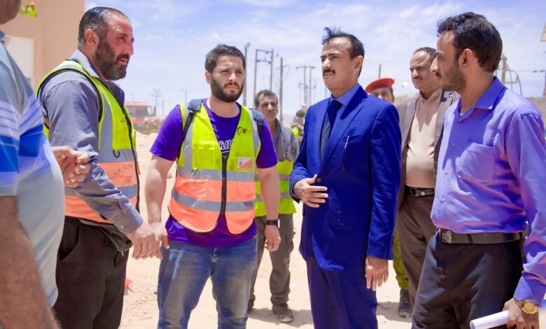 المحافظ بن الوزير يشيد بنجاح التشغيل التجريبي لمشروع الطاقة الشمسية في شبوة 1 3bc52bd3 72c8 40b1 8a65 3d1acfc82224
