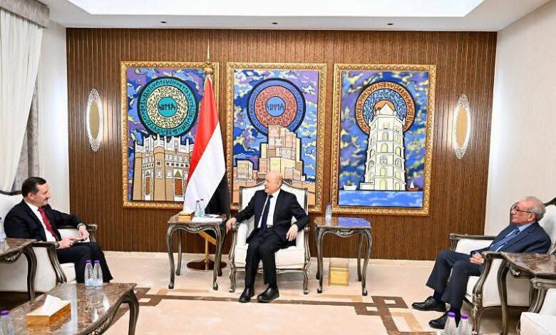 رئيس مجلس القيادة يستقبل سفير جمهورية تركيا..(صورة) 1 FB IMG 1754242990394