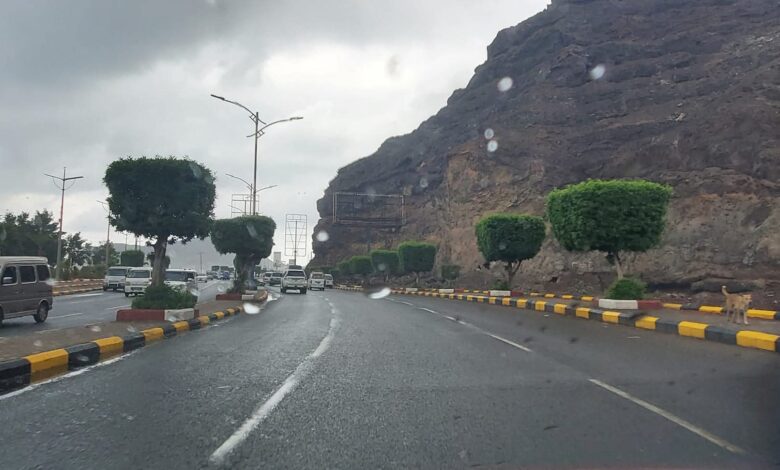 هطول أمطار على العاصمة عدن وسط مخاوف من غرق الشوارع مجدداً 1 FB IMG 1755929889850