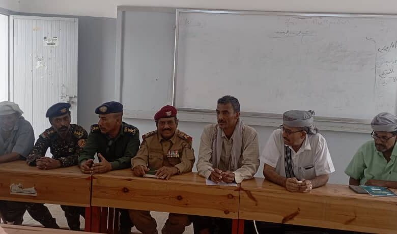لقاء مشترك لقيادة انتقالي أحور والسلطة المحلية والجهات الأمنية والتجار لضبط الأسعار وتوحيدها 1 IMG 20250806 WA0014