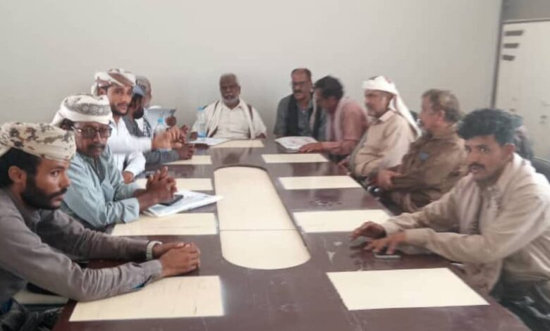 مدير عام مديرية ميفعة يلتقي بأهالي صعيد باقادر والمناطق المجاورة 1 IMG 20250814 WA0012