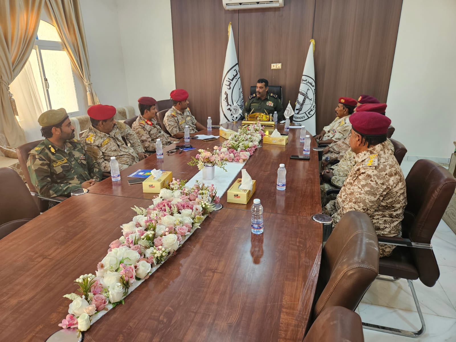 قيادة قـ ـوات حـ ـمايـ ـة حضرموت تعقد اجتماعًا طارئًا 1 IMG 20250815 WA0020