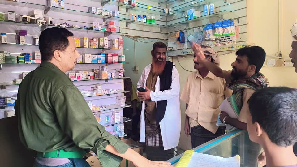 انتقالي أحور والسلطة المحلية ينفذان حملة رقابية على العيادات الطبية والصيدليات بالمديرية 1 IMG 20250817 WA0019