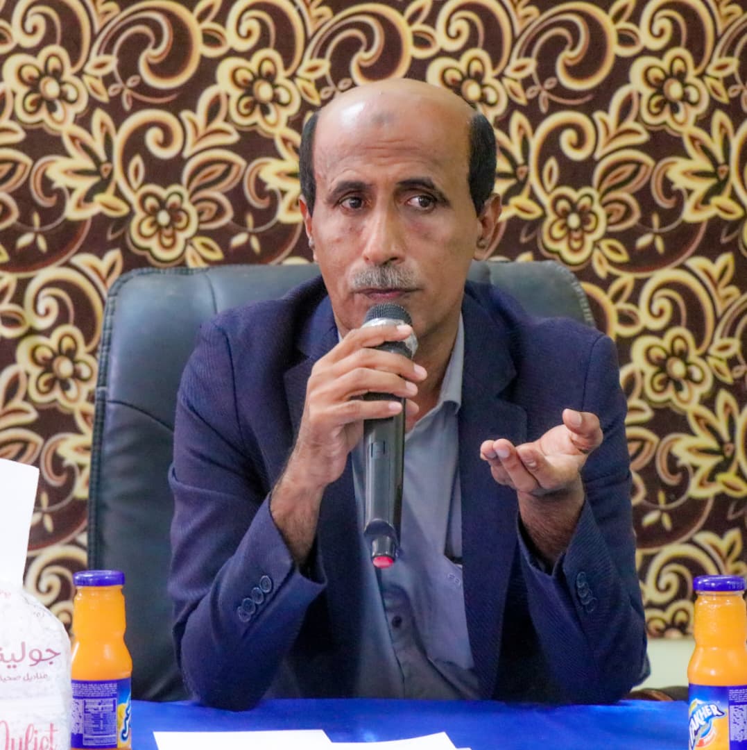 قائد العملية التربوية والتعليمية بشبوة ربان ماهر يبحر بالسفينة في ظروف قاسية 1 IMG 20250819 WA0055