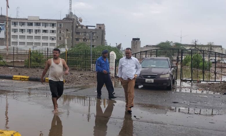 مدير عام مديرية التواهي يقوم بجولة تفقدية لتفقد أضرار المنخفض الجوي 1 IMG 20250823 WA0034