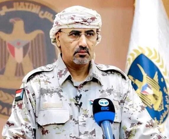 الرئيس الزُبيدي يهنئ منتسبي القوات المسلحة الجنوبية بعيد الجيش الجنوبي الـ54 1 dc5f7391 0959 4865 86d6 0c8ab2850ef4