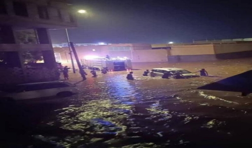 🔥عـــاجــل: عاصفة ممطرة تضرب عدن: سيول جارفة تحاصر المركبات وتثير مخاوف الأهالي في كريتر 1 ٢٠٢٥٠٨١٩ ٠٤١٥٢٣
