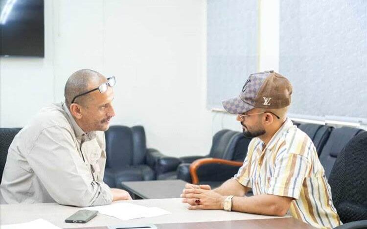 مدير صيرة يناقش مع مدير مؤسسة المياه بعدن وضع إمدادات المياه في المديرية 1 20250908 adenmedia 4