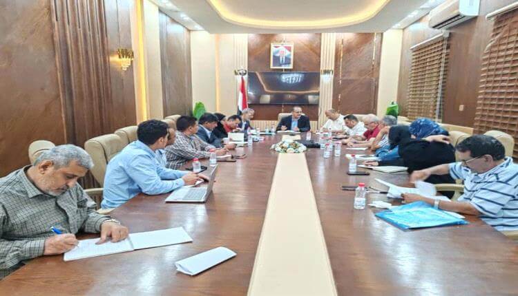 إجتماع موسع للجنة التحضيرية للقمة الصحية ولجنة صندوق الصحة بالعاصمة عدن 1 20250913 adenmedia 7