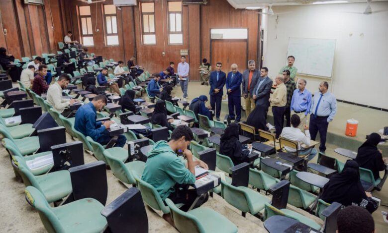 جامعة عدن تختتم امتحانات المفاضلة بكلية الحقوق للعام الجامعي الجديد 1 20250921 adenmedia 6