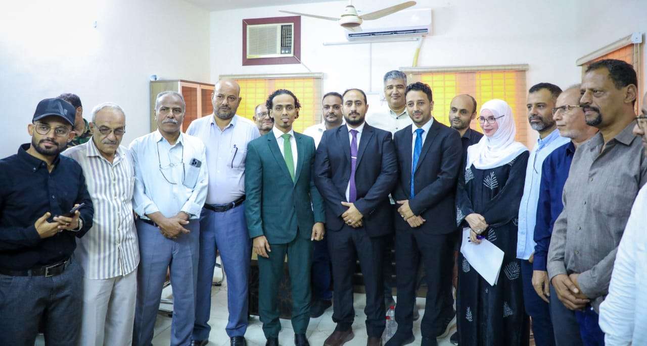 الأمين العام يشرف على مراسم تسليم مهام رئيس هيئة الأراضي 1 68c2ad1066163