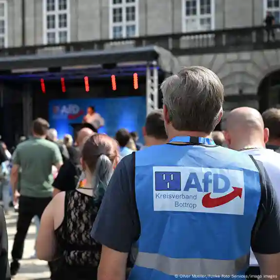 انتكـ. تاسة كبيرة لليمـ. ـين الشعـ. ـبوي في شمال الراين ويستفاليا 1 74001295 803