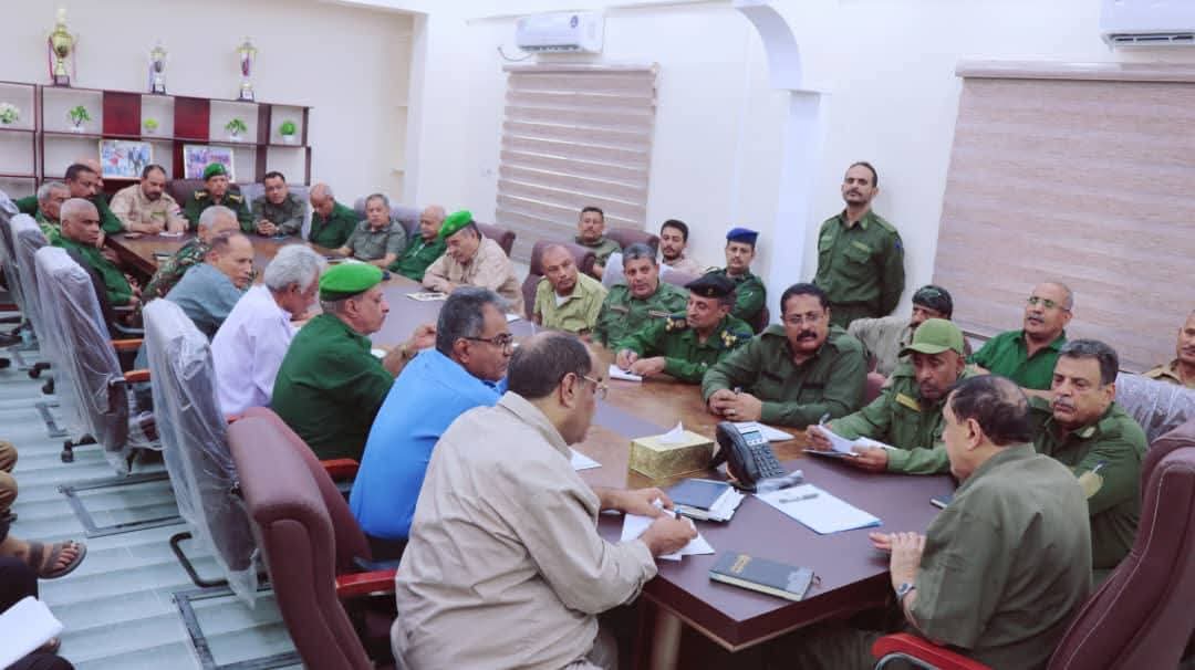 مدير أمن العاصمة عدن يعقد اجتماعاً موسعاً مع مدراء المراكز والمناطق الأمنية 1 9b4e6a2b 3f8e 4b3e bc83 309b10c1c121