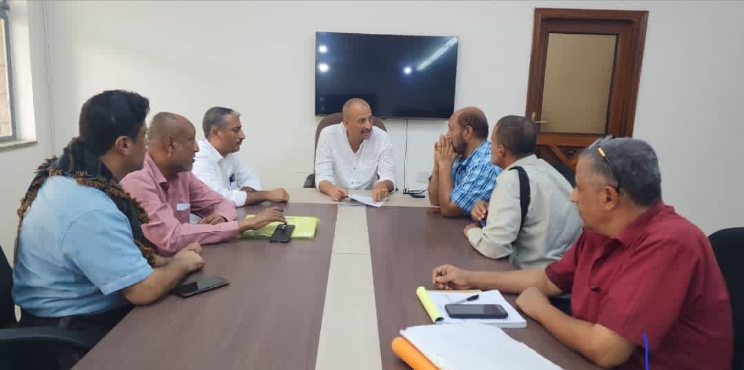 باخبيرة يناقش مع ممثلي منطقة الممدارة إمكانية إدخال عدادات المياه وتطوير شبكة الصرف الصحي 1 IMG 20250906 WA0026