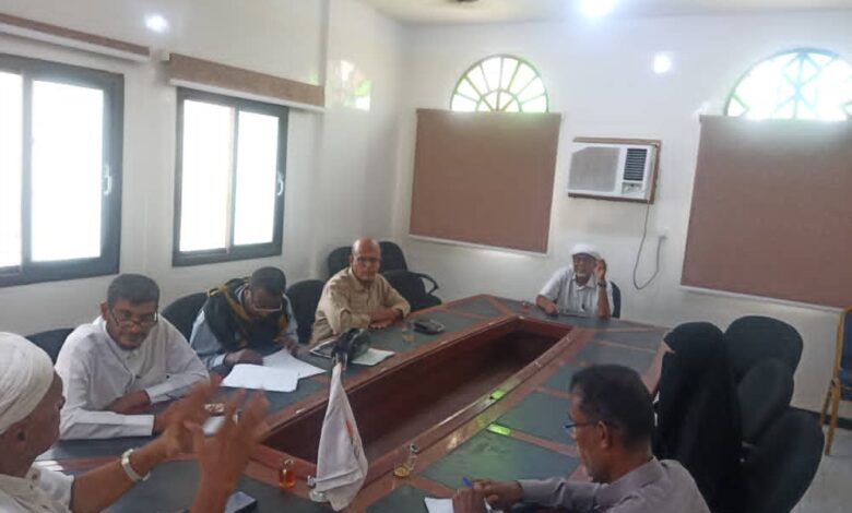 الهيئة الحضرمية لإصلاح ذات البين تناقش تدخلها في قضية مجتمعية بغيل باوزير 1 IMG 20250907 WA0003