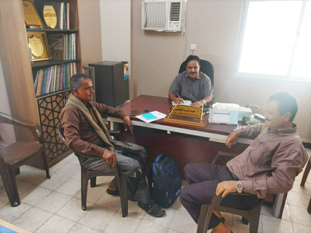 الجعفري يلتقي بـغانم وعرجوش ويطلع منهما على مستوى تنفيذ قرارات صناعة وتجارة لحج في عموم مناطق مديرية كرش القبيطة 1 IMG 20250909 WA00461