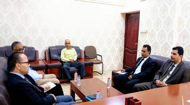 نائب وزير الشؤون القانونية وحقوق الإنسان يبحث مع مفوضية اللاجئين سبل تطوير الشراكة 1 20251022 adenmedia 10