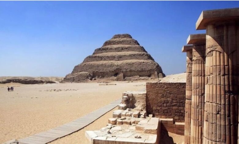 حقيقة اللوحة المـ ـسـ ـروقـ ـة من مـ ـقـ ـبـ ـرة سقارة في مصر؟ .. بيان رسمي يكشف التفاصيل 1 20251051940939786