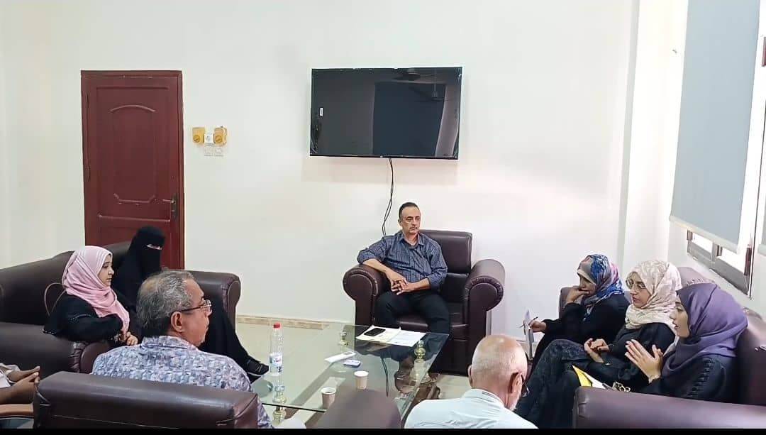 صحة عدن تبحث آليات توعية ميدانية لمكافحة الكوليرا في ثلاث مديريات 1 565111011 831521466195843 5731820748367829976 n