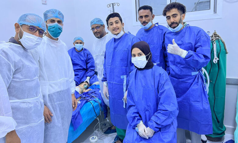 مستشفى عبود العسكري يجري أول عملية غسيل بروتيني في العاصمة عدن والمحافظات المجاورة 1 68fcdf5fe208d