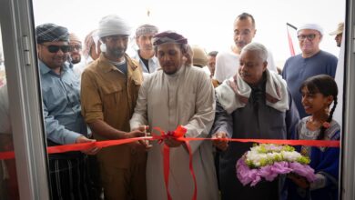 محافظ سقطرى يفتتح مركز تمكين للخدمات المتكاملة بالأرخبيل 5 FB IMG 1761228004093