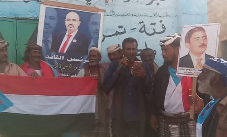 أبناء أحور يحتفلون بالذكرى الـ62 لثورة 14 أكتوبر المجيدة بمهرجان خطابي 1 IMG 20251015 WA0034