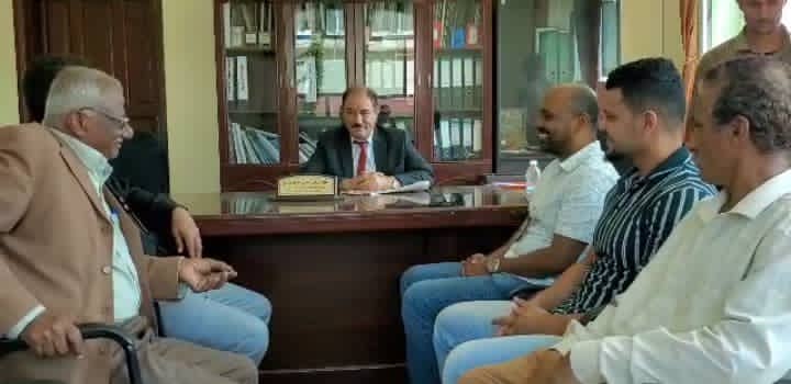 محافظ الضالع يلتقي ممثلي اللجنة الدولية للصليب الأحمر لبحث تعزيز التدخلات الإنسانية 1 IMG 20251022 WA0011