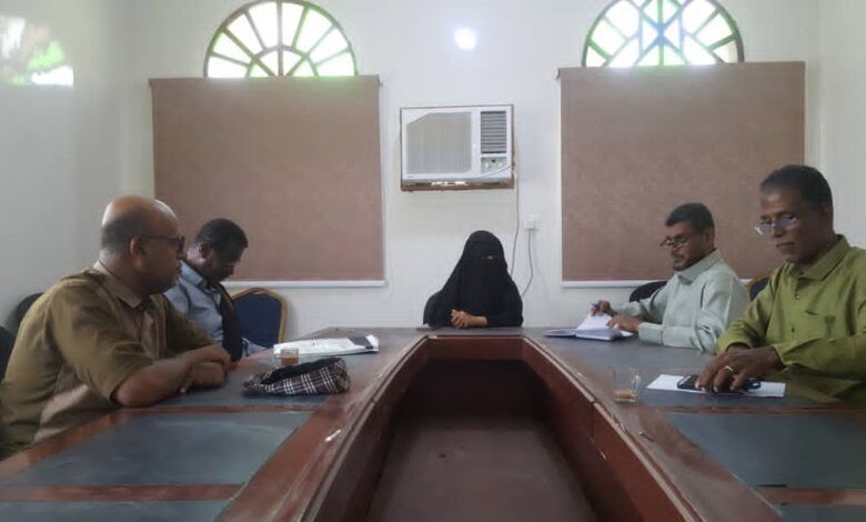 إدارة الأحقاف التنموية تناقش تنفيذ محاضرة كمدخل لدورة تدريبية لطالبات السكن الجامعي لتمكين فريق العمل 1 IMG 20251022 WA0013