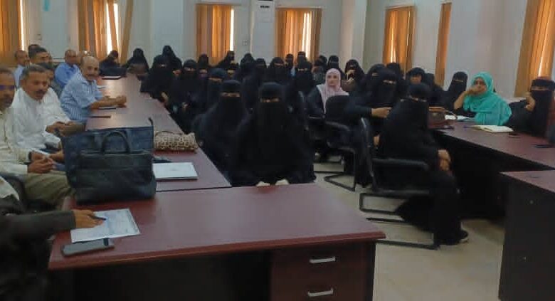 الوكيل الشبحي يدشن بالعاصمة عدن "دورة تدريب المدربين" حول نظام الترصد والاستجابة لوفيات الأمهات 1 IMG 20251026 WA0031
