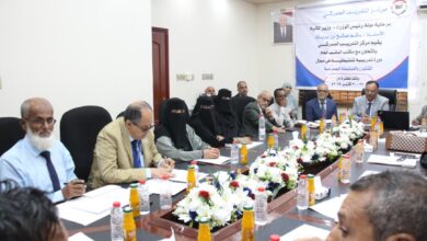 برعاية رئيس الوزراء وبالتعاون مع مكتب النائب العام مصلحة الجمارك بعدن تنظم دورة تدريبية تنشيطية في مجال القانون والضابطة الجمركية 8 IMG 20251027 WA0009