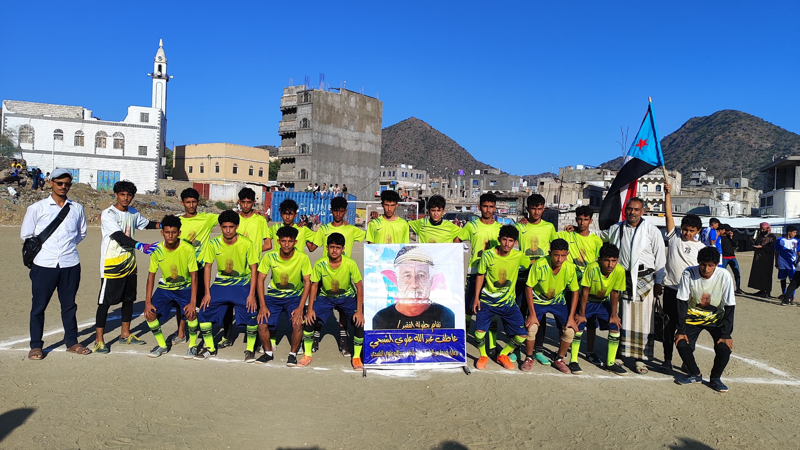 شباب الشبحي يتغلب على نجوم العُمري ويتأهلان معاً إلى ربع نهائي دوري الفقيد عاطف الشبحي بيافع رُصـد 1 IMG 20251028 WA0013