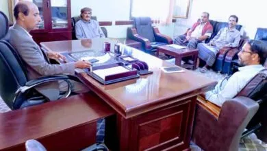 مدير تربية ميفعة يشيد بدور المحافظ بن الوزير في القطاع التعليمي ونقل معاناة الطواقم التعليمية خلال لقاء جمعه مع مدير عام التربية بالمحافظة 2 IMG 20251031 WA0029