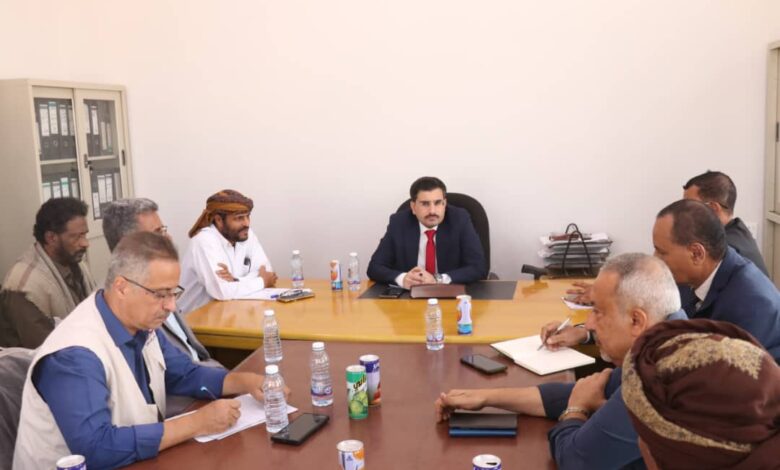 بن عفرار يناقش مع مدراء فروع مؤسسة المياه والصرف الصحي التحديات وتعزيز الأداء بالمهرة 1 d6b41e43 8526 4283 8b9a 517f0788937c