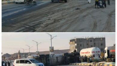 انقلاب شاحنة غاز أمام محطة العبور بعتق.. والدفاع المدني يسيطر 3 1764347502961