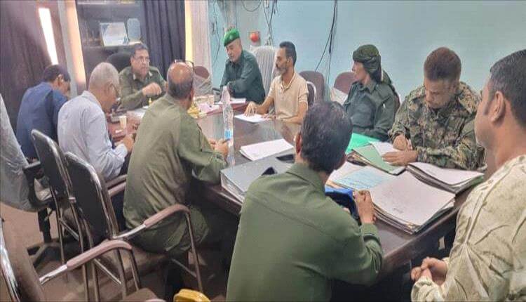 لجنة أمنية تشدد الرقابة على أقسام شرطة عدن لضمان الانضباط 1 20251103 adenmedia 5