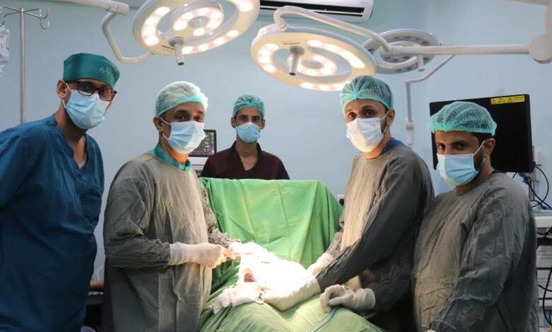 الدكتور طارق الشعبي: مسؤولية إدارية وإنسانية في خدمة المواطن بالعاصمة عدن 1 20251113 adenmedia 4