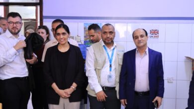 وفد بريطاني رفيع ومنظمة اليونيسف يزوران مجمع دار سعد الصحي لتعزيز التعاون المشترك في القطاع الصحي 4 20251118 adenmedia 7 2048x1148 1