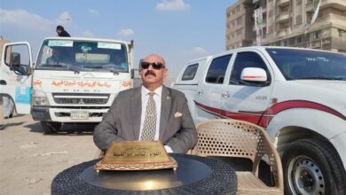 مسؤول مصري ينقل مكتبه إلى الشارع للتواصل مع المواطنين مباشرة 5 20251118104949141F6