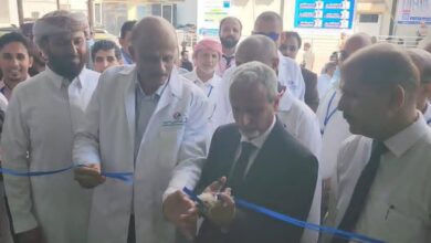 الوكيل الشبحي يدشن المخيم الطبي الجراحي المجاني الثالث في مستشفى عدن التعاوني الخيري بالعاصمة عدن 2 IMG 20251101 WA0068